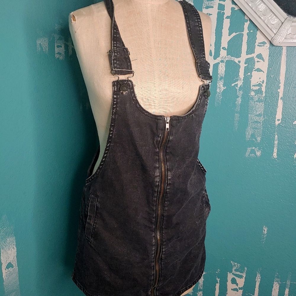 NWOT F21 Black Denim Overall Jumper